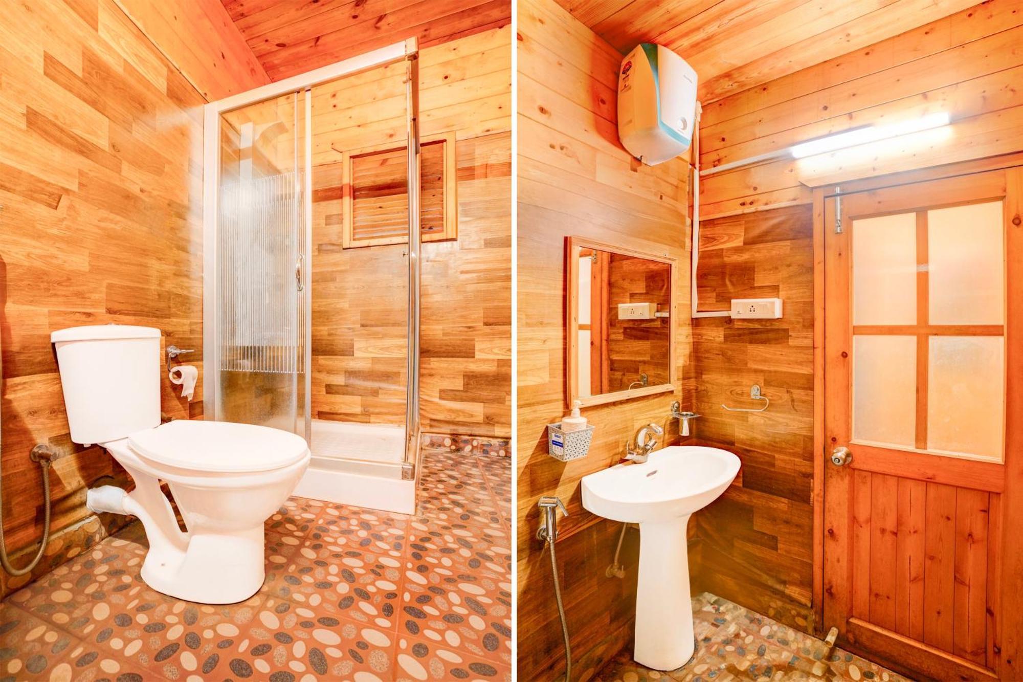 Super Townhouse Morjim Hotel Buitenkant foto